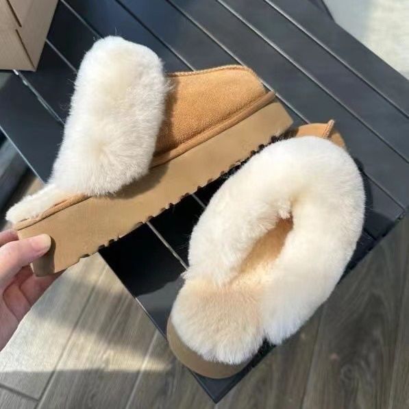 Qiansongyi Same Style~ Thick-Soled For Women 2025 Winter Sheepskin Fleece-Lined Snow Boots Closed-Toe Half Slippers_vogvips.com