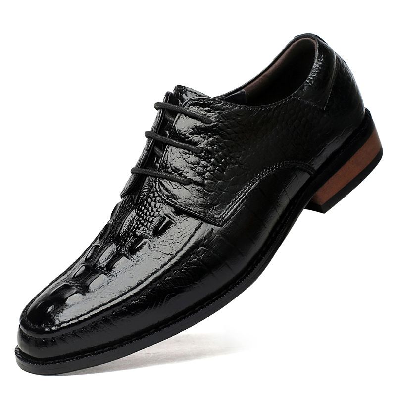 Men's Leather Shoes Low-top Leather Embossed Crocodile Grain Hole Casual Shoes Wooden Root Single Men's Shoes_vogvips.com