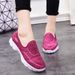 Export New Old Beijing Cloth Soft Sole Walking Elderly Casual Sports Women's Cross-Border Fashion Mom Shoes_vogvips.com