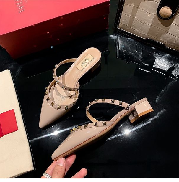 Heels Sandals Women Chunky Heel Pumps V Alentino Rivet Sandals Summer New Versatile Studded Chunky Heel Mid Heel Sandals With Pointed Toe Half Mules_vogvips.com