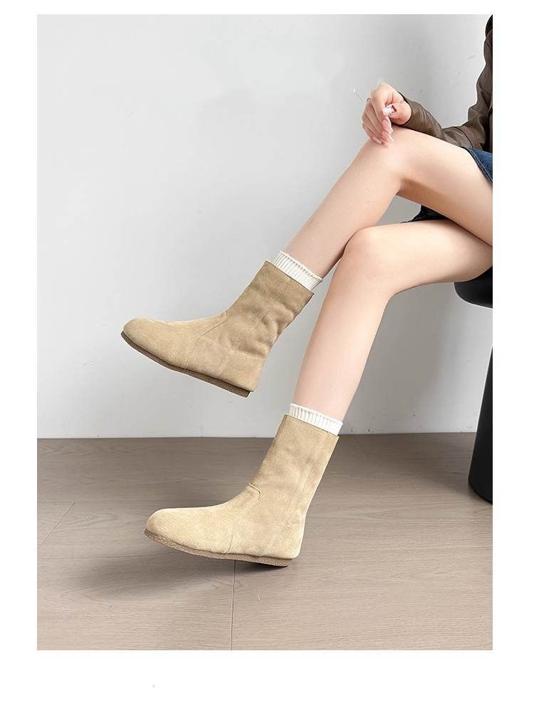 2026 French Retro Slip-On Short For Women Autumn Winter New Fashion Versatile Matching With Skirts Two-Way Casual_vogvips.com