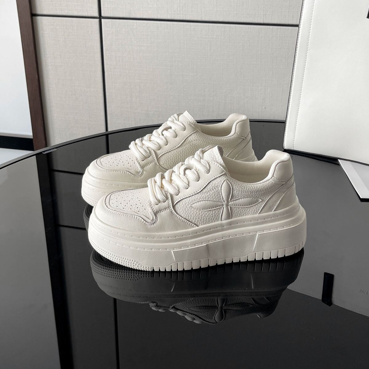 Luji Platform White Sneakers For Women, Popular Online, Suitable For All Occasions, Cross-shaped Bread-shaped Design, Comfortable And Stylish._vogvips.com