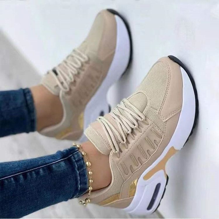 Womens White Purple Air Cushion Chunky Sneakers Casual Running Sneaker Designer Shoes With Holographic Details Daily_vogvips.com
