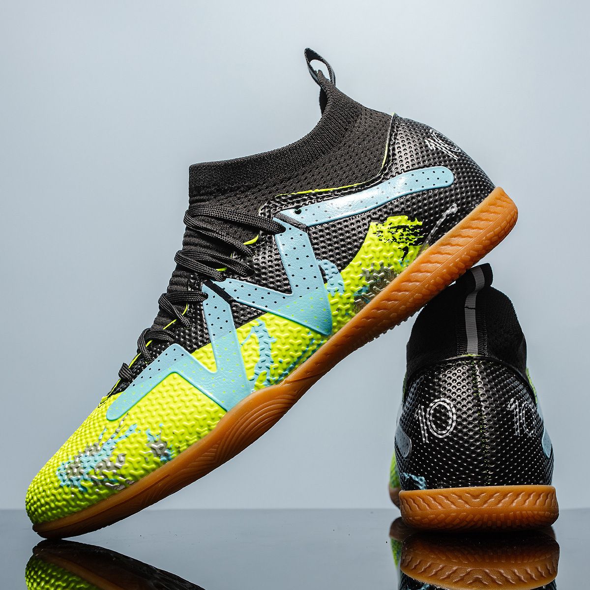 2025 New Flat Bottomed Youth Men's Competition Training Women's Sports Plus Size Football Shoes_vogvips.com