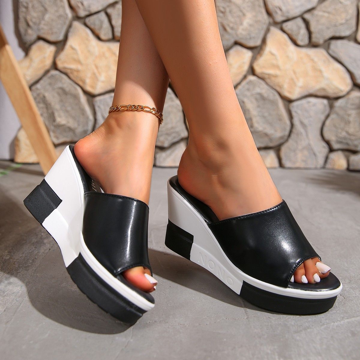 New Muffin High Heels Solid Color Wedge Comfortable Flip-flops_vogvips.com