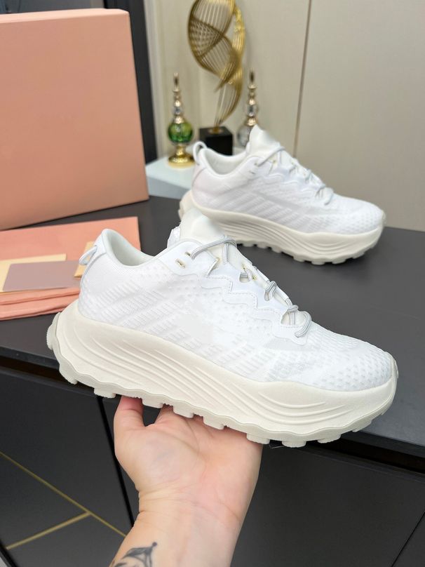 Miaojia 2025 Summer New Women's Thick-Soled Height-Increasing Series Round-Toe Breathable Knitted Color-Block Stretch_vogvips.com