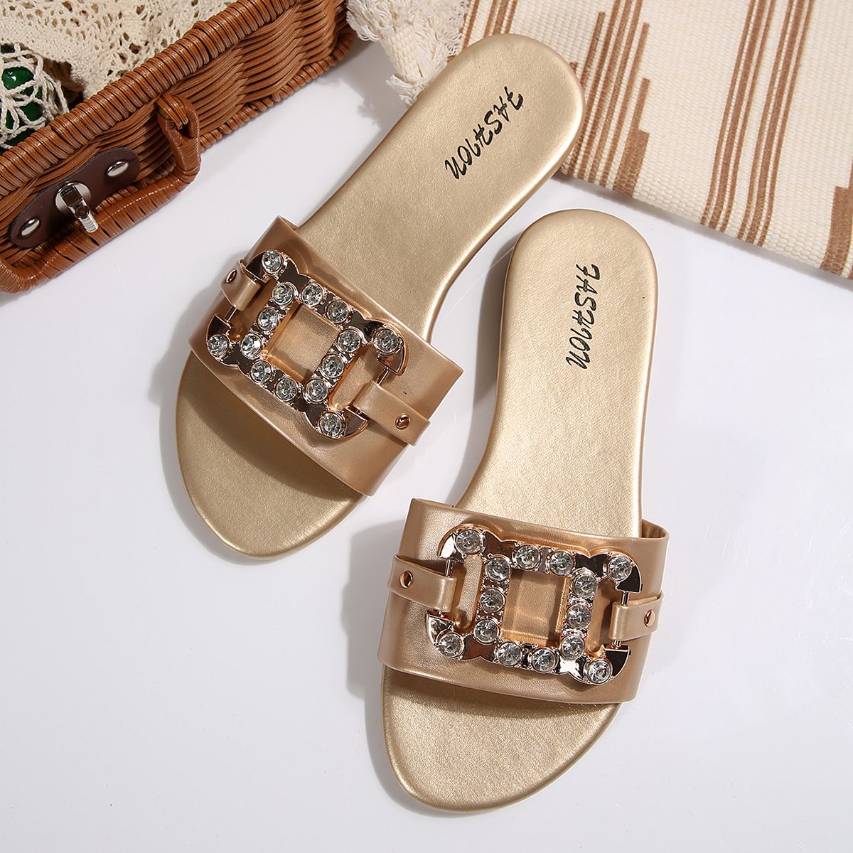 Women's Classic Versatile Solid Color Round Toe Flat Sandals Fashionable Slippers Metallic Decoration Round Toe Flat Sandals_vogvips.com