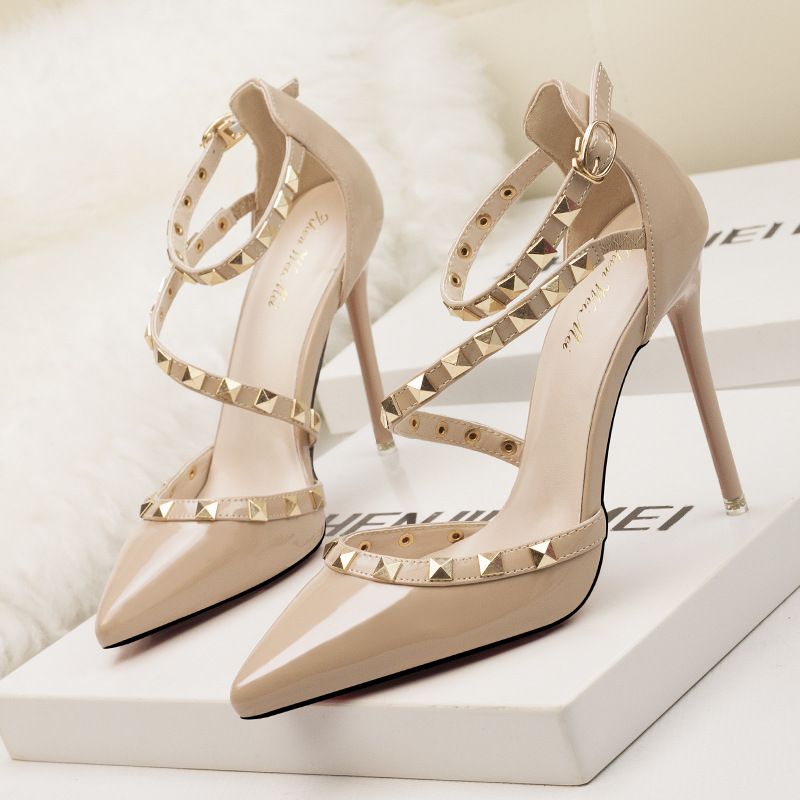 Europe And The United States Simple Sexy Nightclub Stiletto High Heels Shallow Mouth Pointed Rivets Hollow Out One Word_vogvips.com