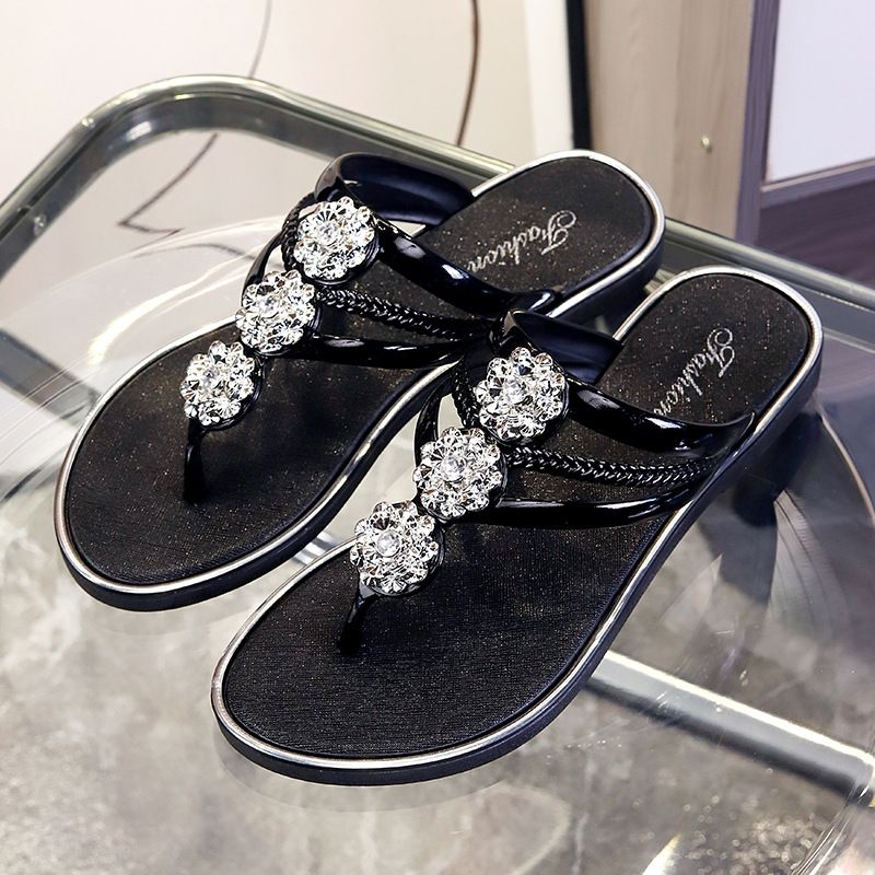 2026 Summer Diamond-encrusted Slippers Women's Seaside Flip-flops Beach Shoes Rhinestone Cold Slippers_vogvips.com