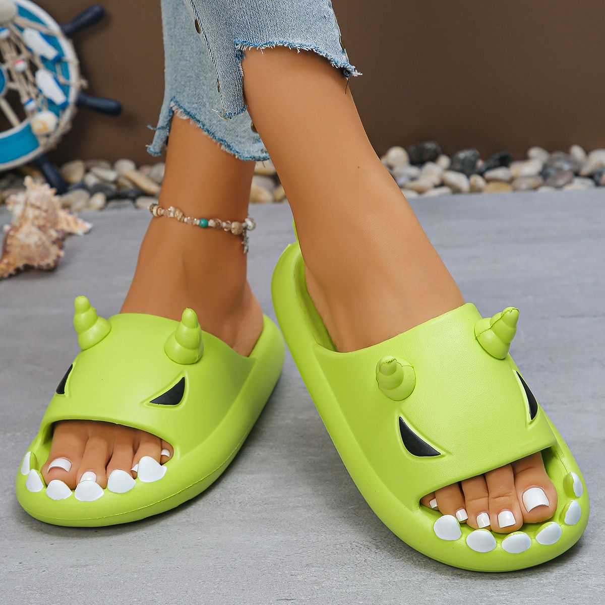 Women's Shoes Hot Online Thick Soled Shark Slippers Summer Couple Men And Women Wear Sandals And Flip Flops_vogvips.com