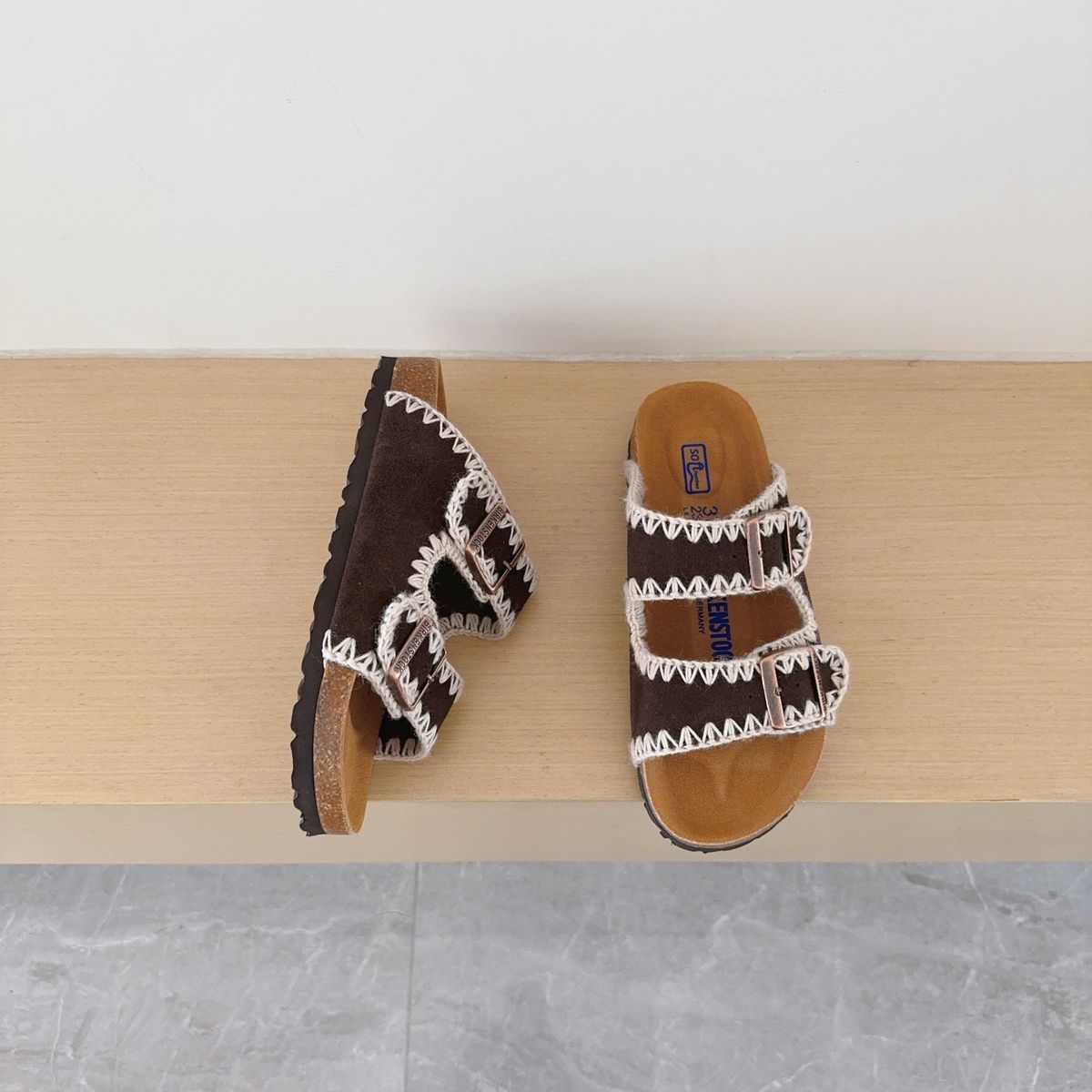 Unisex 2026 Fashionable Color-Blocked Woven Birke Shoe Two-Stripe Slippers For Wear At Home Or Shopping_vogvips.com