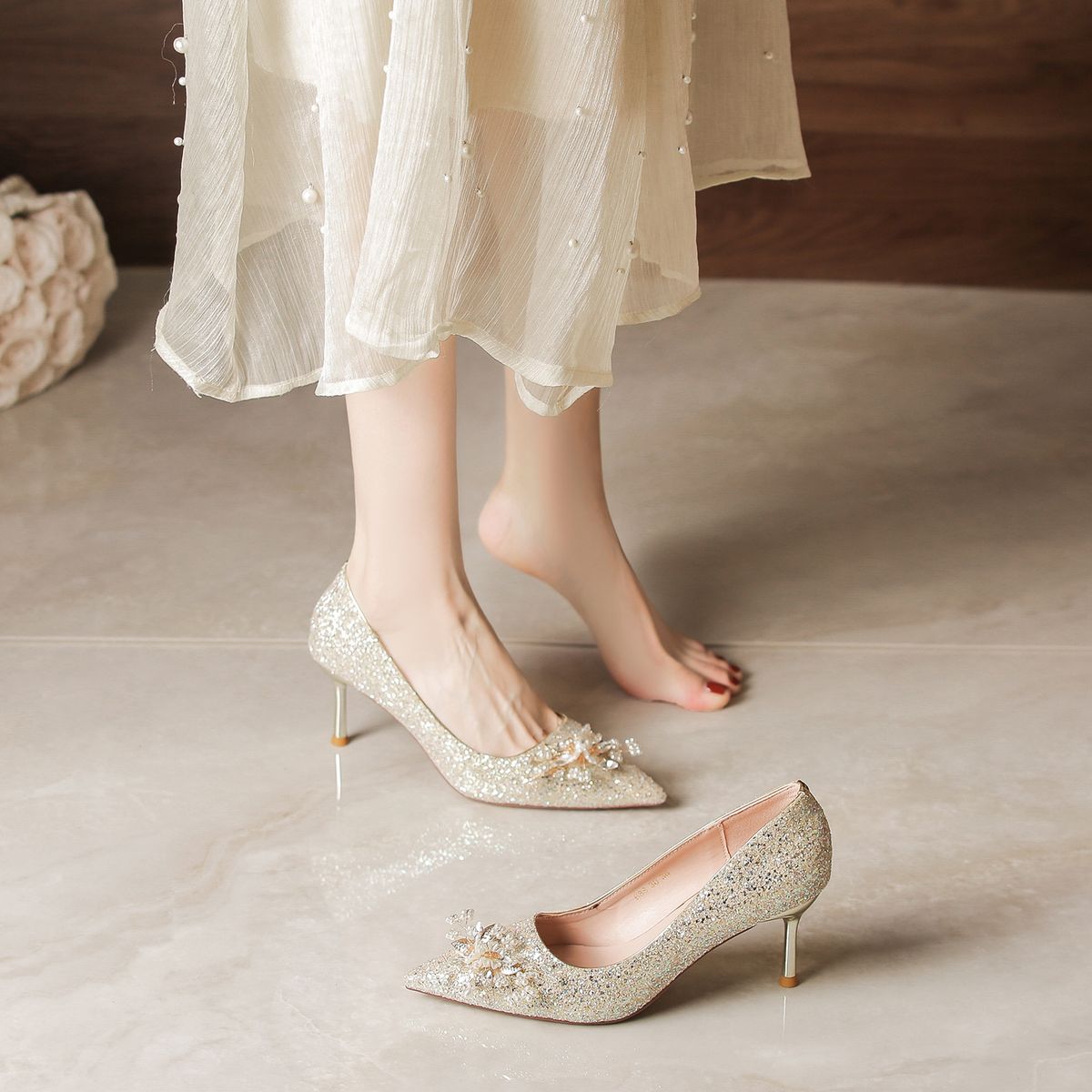 Xiuhe Women's Wedding Shoes - Elegant And Sophisticated French-style Thin Heels Chinese-style Bridal Shoes - Red High Heels_vogvips.com