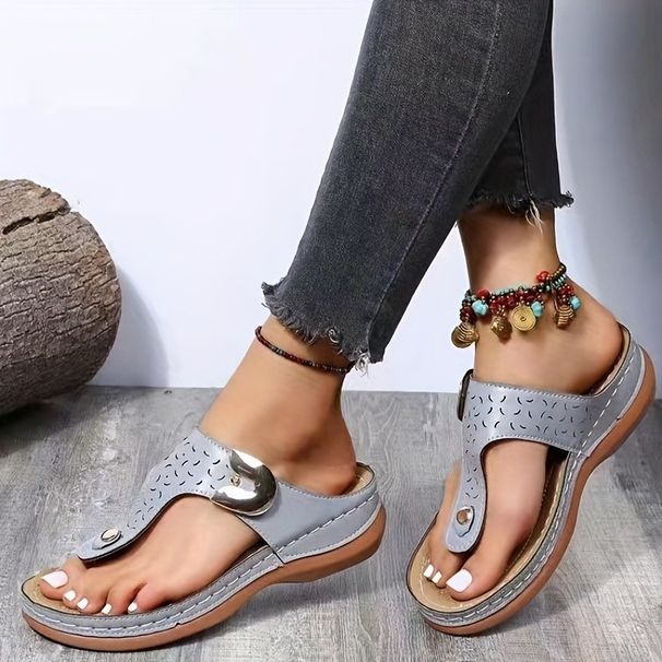 2025 Summer New Plus-size Women's Shoes, European And American Fashionable Casual Slippers, Metal Buckle Buckle Beach Shoes_vogvips.com