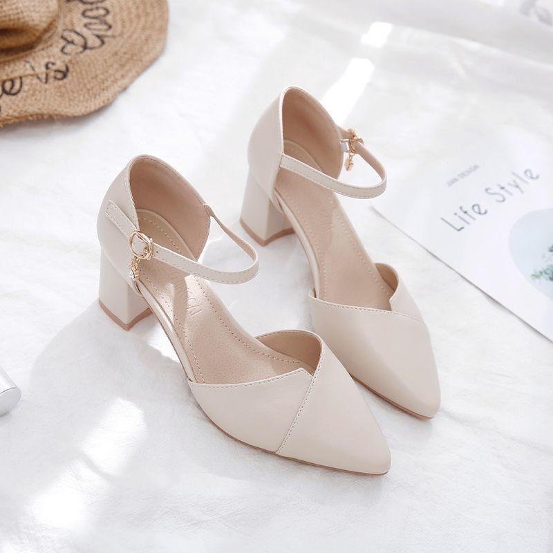 Summer One-Strap Hollow Sandals For Women 2025 New Fairy Style Pointed Toe Fashion High Heels Chunky Heel Single Shoes_vogvips.com