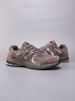 Vintage-Inspired Running Sneakers: Mesh And Suede Fusion With Subtle Color Blocks For Retro Athletic Style"_vogvips.com