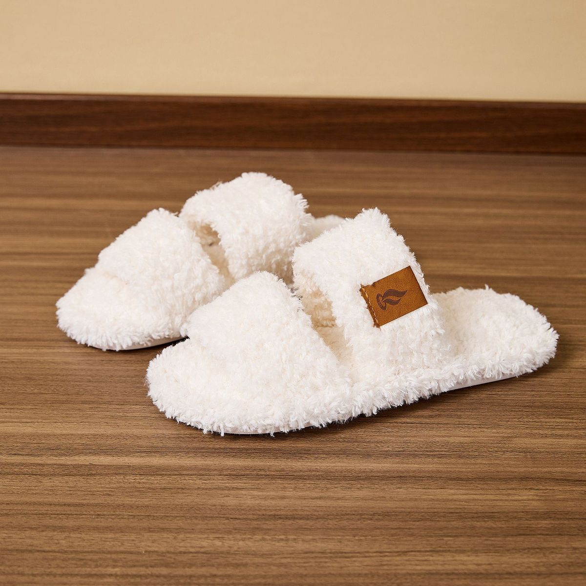 Womens Fashion Fuzzy Slippers Classic Two Strap Design Soft Padded Insole For Daily Wear And Casual Lounging_vogvips.com