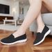 Old Beijing Cloth 2025 New Women's Breathable Flat Single Slip-On Soft Sole Mom Casual Shoes_vogvips.com