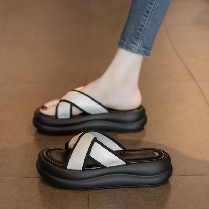 Women's Summer 2024 Outdoor Soft Height Increasing Non-Slip Thick Sole Slide Sandals Korean Style Wearable Outside_vogvips.com
