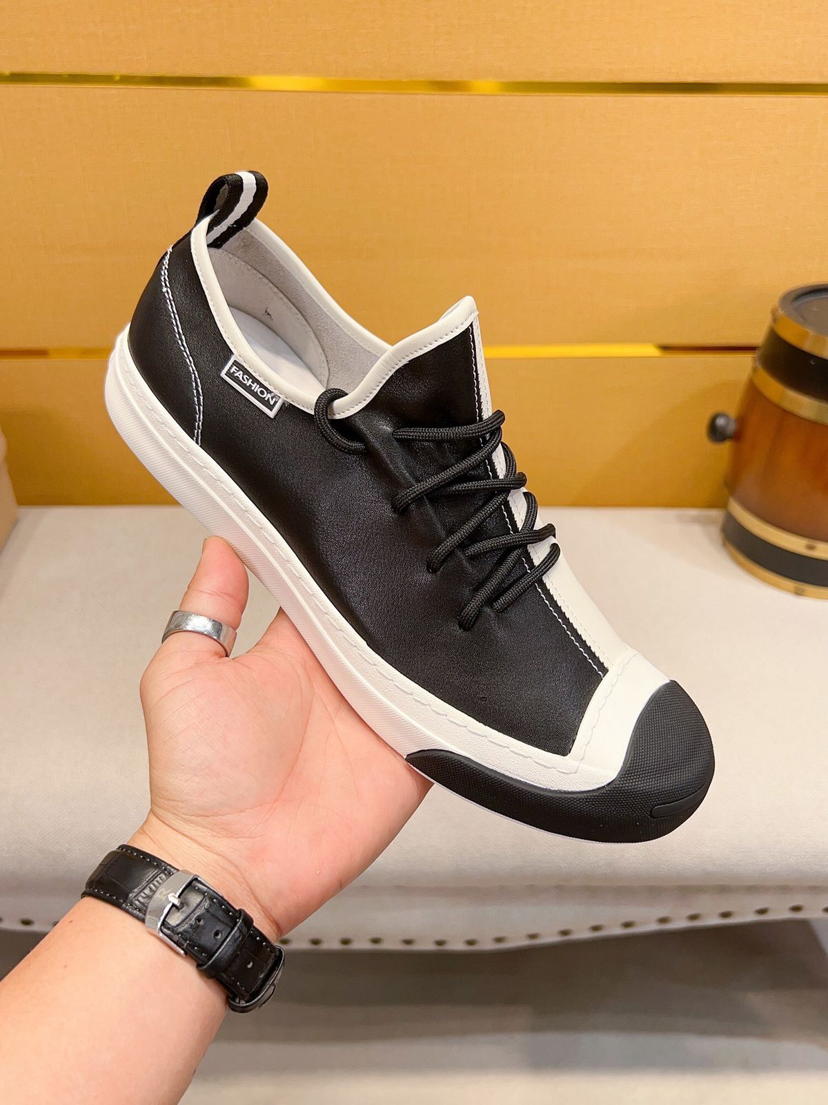 European Men's Fashion Genuine Leather Sports Lace-up Classic Casual Shoes Sneakers Running Shoes_vogvips.com