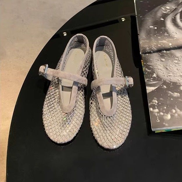 Grape Mom's Same Style: Sparkling Diamond Hollow Fishnet Mary Jane Sandals With A Single Strap, New Spring/summer 2026_vogvips.com