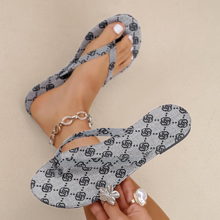 Large Flat Flip Flops Summer New Style Lightweight Beach Sandals For External Wear_vogvips.com