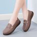 Comfortable Soft Sole Non-slip Mother Shoes Flat Beanie Shoes_vogvips.com