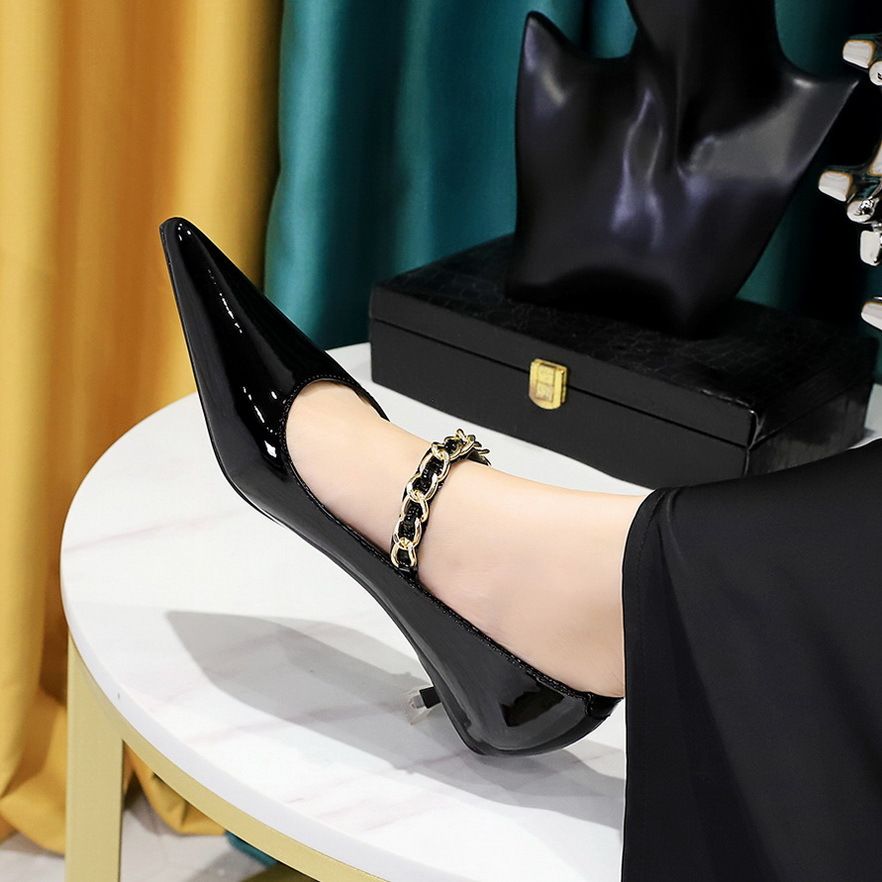 Women's Shoes Medium Heel Glossy Patent Leather Shallow Mouth Pointed Metal Chain One Word Belt Single Shoes Women_vogvips.com