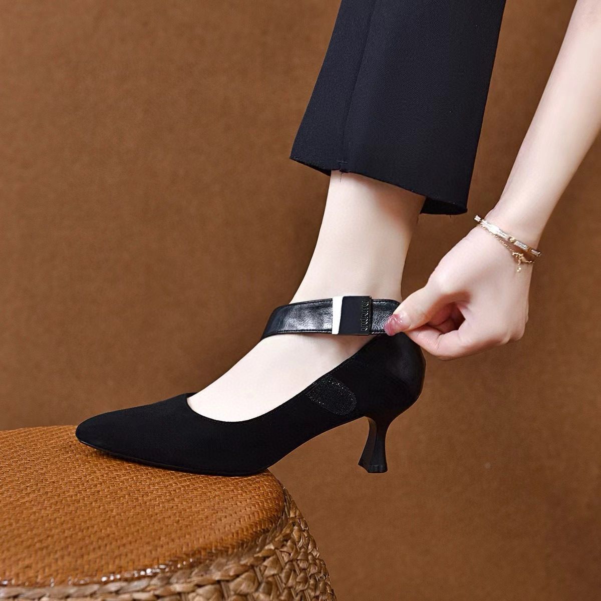 Pointed-toe High-heeled For Women, 2024 Spring New Model, European American Style, Simple And Elegant Small Pumps With A_vogvips.com