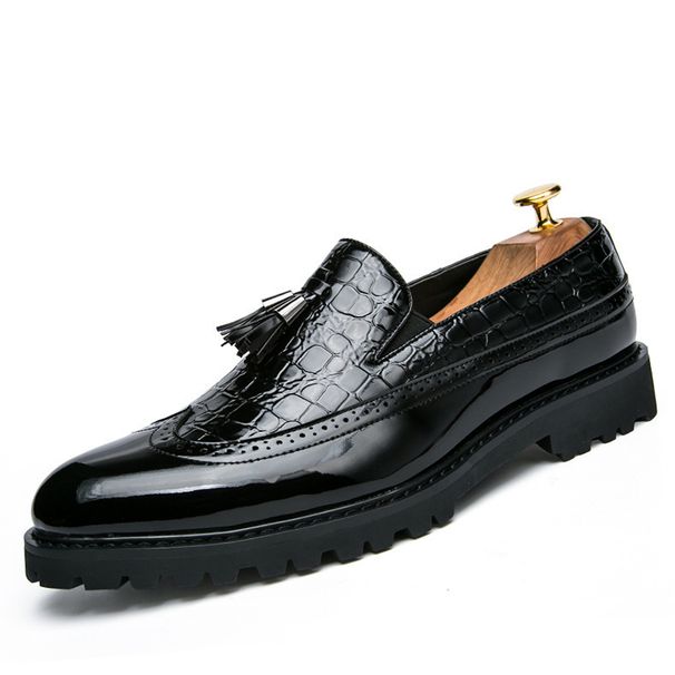Unbeatable Quality Korean Version Of Trendy And Fashionable Casual Leather Block Carved Men's Shoes, Thick Soled British Tassel Shoes_vogvips.com