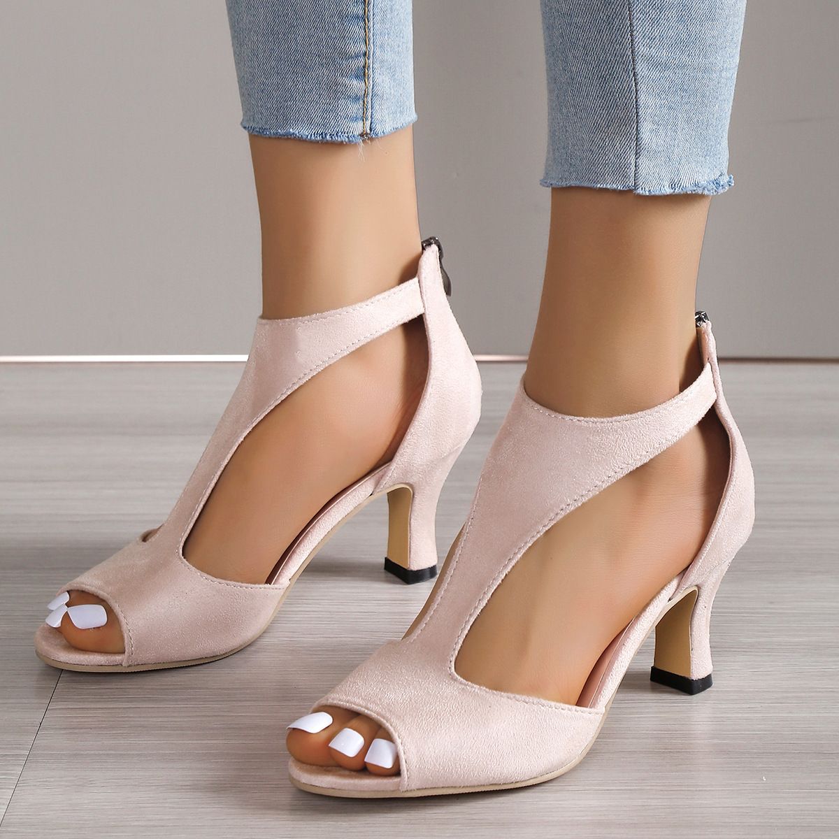 New Chunky Large Size Fish Mouth Hollow One Line Sandals With High Heels_vogvips.com