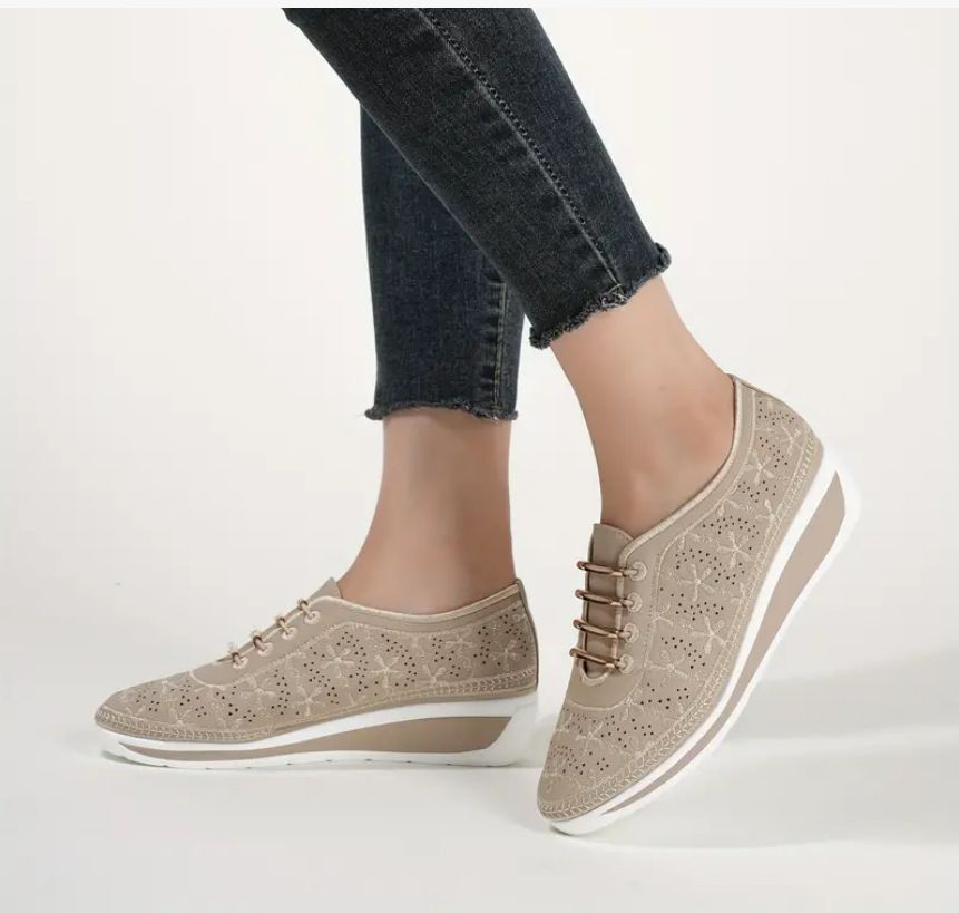 2026 New Spring Comfortable Single Shoe For Women With Wedge Heel And Hollowed Out Lace Up Casual Sports Shoes In Large_vogvips.com