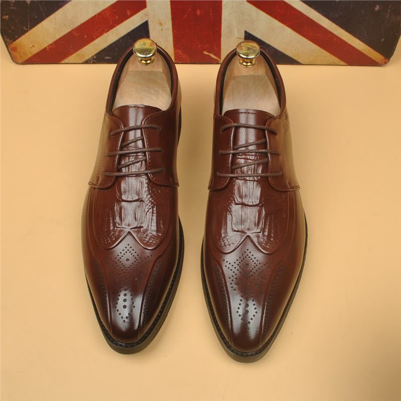 Euro Step New Business Formal Breathable Casual Leather Men Brogue Carved Pointed Toe Gentleman White-collar Office Shoes_vogvips.com