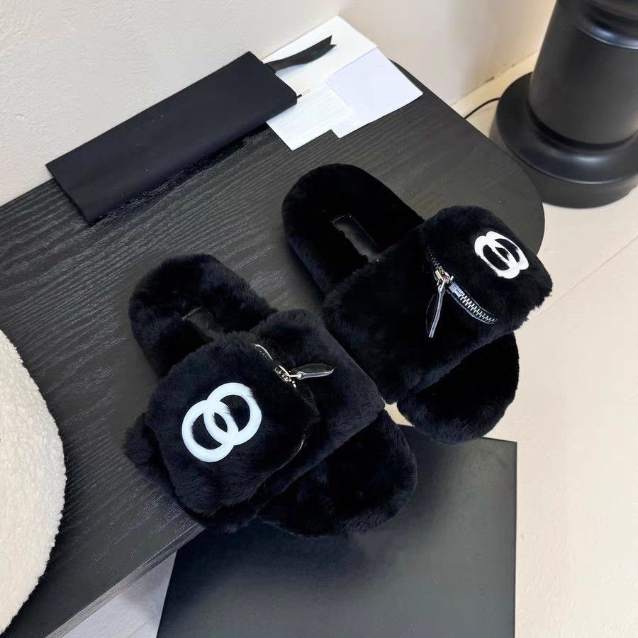 Xiaoxiangfeng Schoolbag Buckle Fluffy Slippers Women's 2025 Autumn And Winter New Lamb Velcro Warm Fashion Thick-soled Slippers_vogvips.com