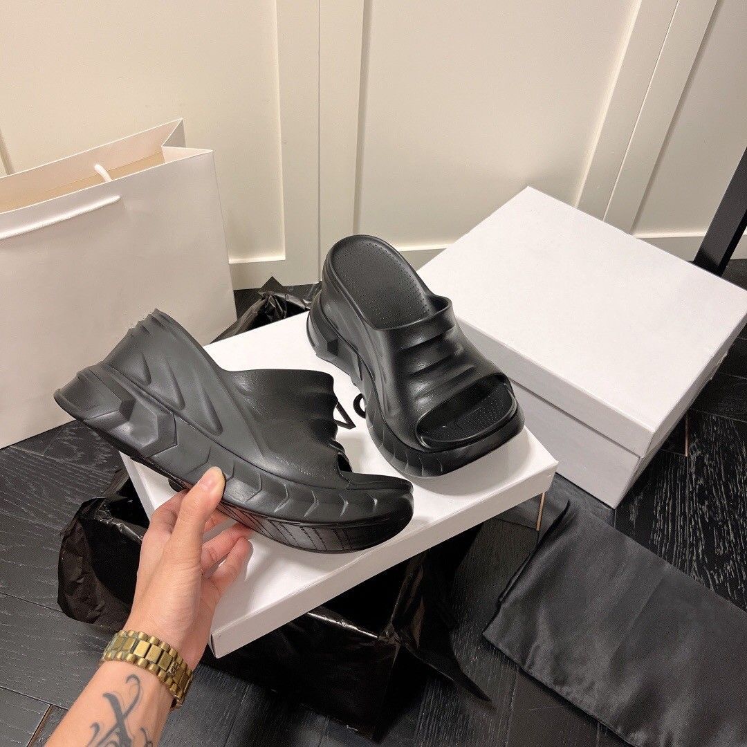 26SS Summer Style New Platform Correct G Letter Thick Sole One-Word Slippers Outdoor High Heel Wedge Lazy Sandals_vogvips.com