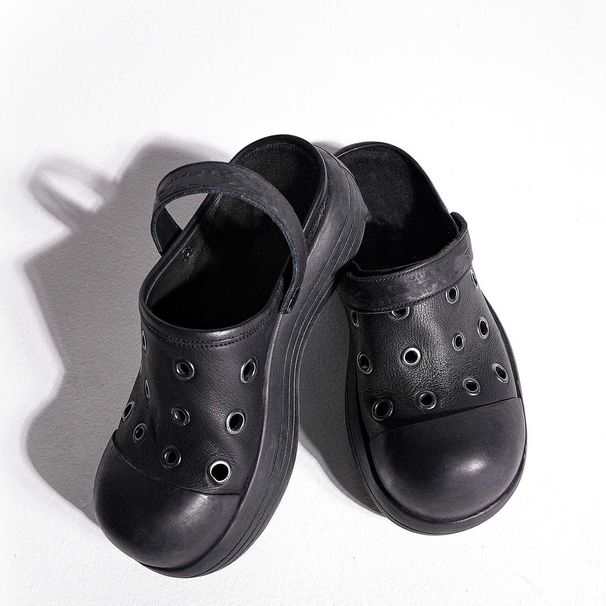 Mickey Mouse Oversized Shoes, Distressed And Dirty, Retro Style, Hole-y Shoes, Summer Sandals,slip-on Slippers,casual,thick-soled,head-covered Sandals_vogvips.com