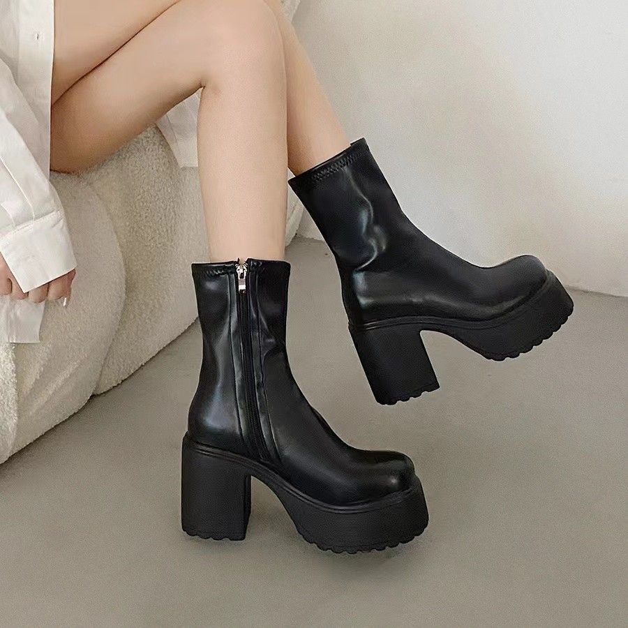 with Rivets And Pendants, Platform For Women, Dark Punk Motorcycle Boots, Round Toe Super Cool College Short Boots_vogvips.com