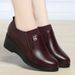 Dropshipping Wedge For Women 2024 New Style Middle-aged Elderly Flat Women's Soft Leather Mom Spring And Autumn Single_vogvips.com