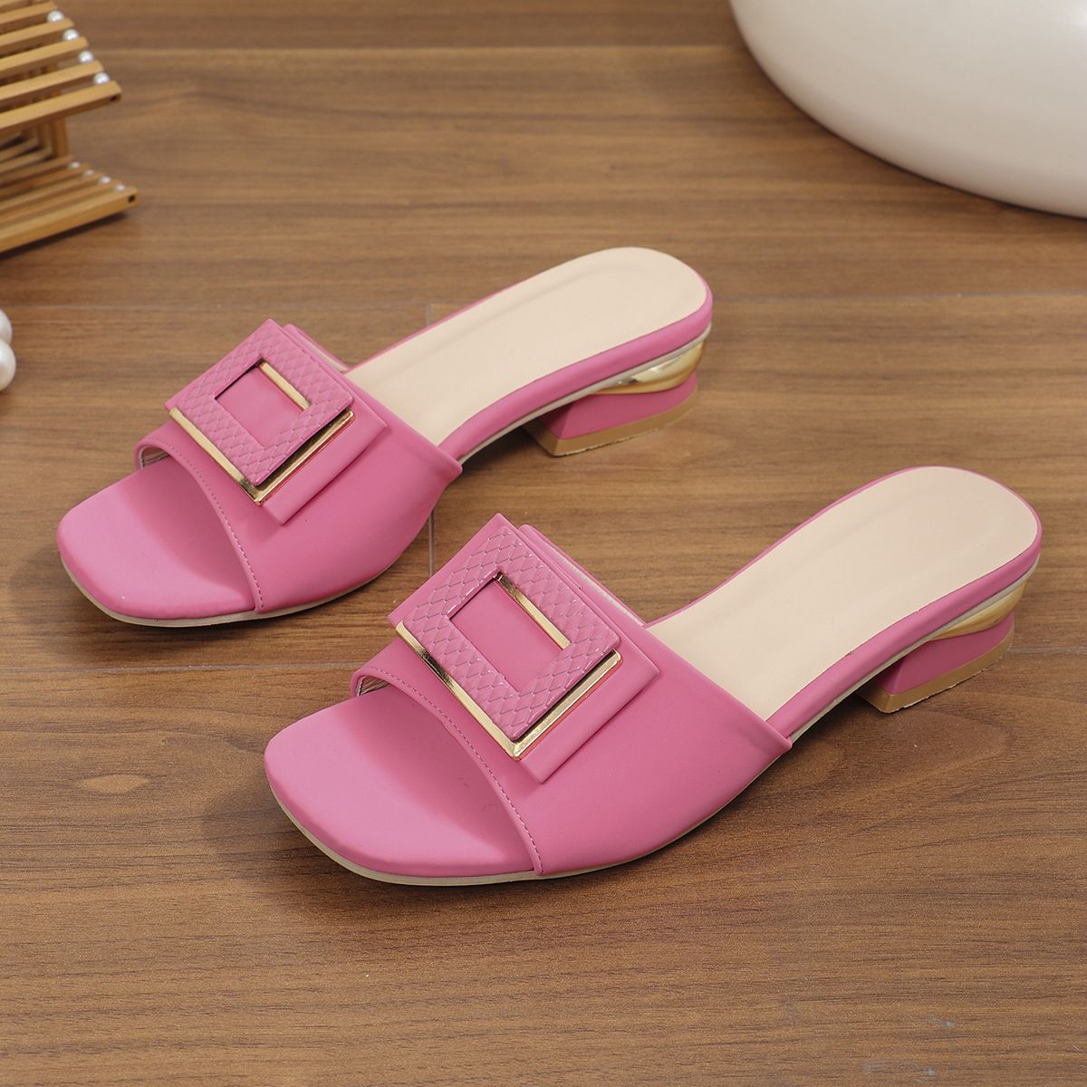 Women's Plus Size Square Buckle Slippers Fashionable Peep Toe One Strap Low Heel Comfortable Slip-On European American Style_vogvips.com