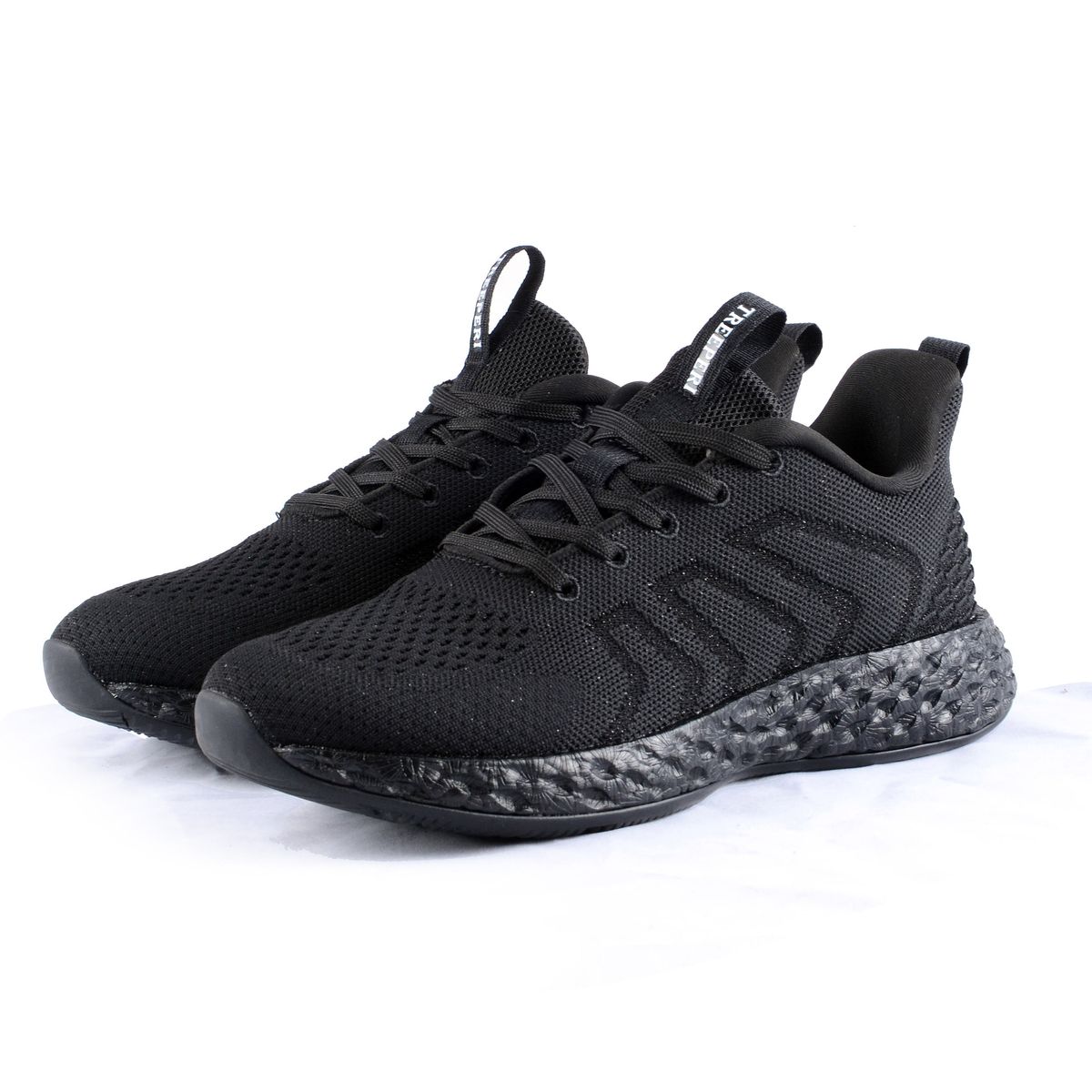 TREEPER All-Black Knit Sneakers: Breathable Comfort For Daily & Active Wear_vogvips.com
