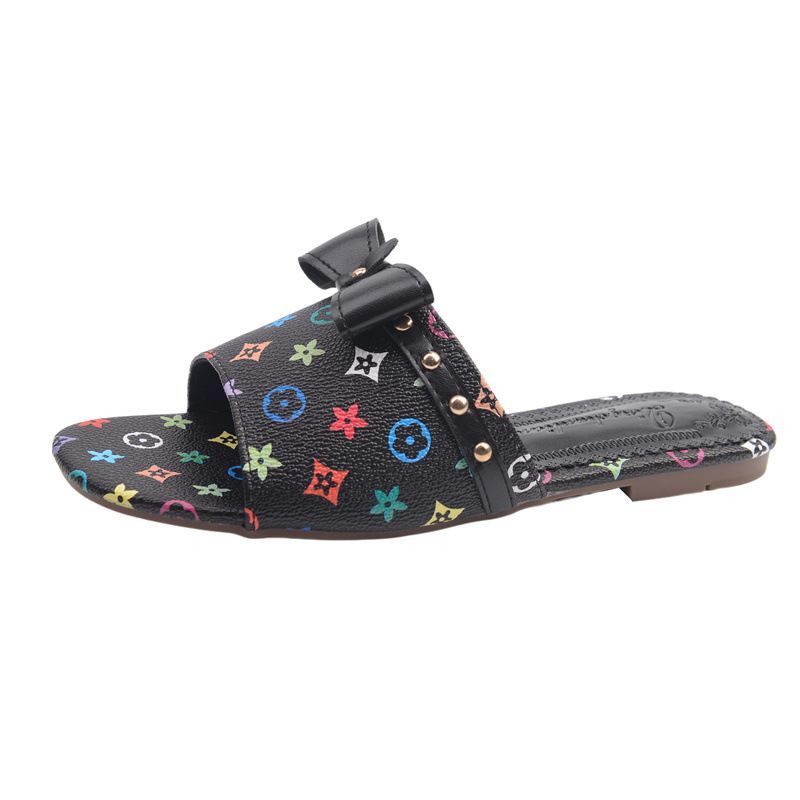 New Design Style Color Print 2026 Summer Hot Trend Versatile Women Sandals Beach Casual Flat Slippers Black White Free_vogvips.com