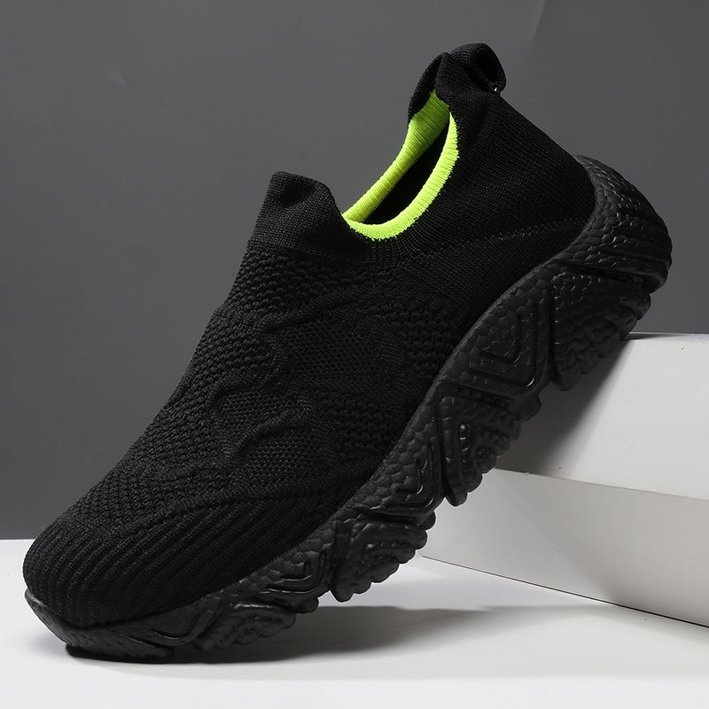 Breathable Men Casual Shoes Lightweight Outdoor Male Walking Shoes Anti-slip Men's Sneakers Slip On Flats Vulcanized Shoes 2025_vogvips.com