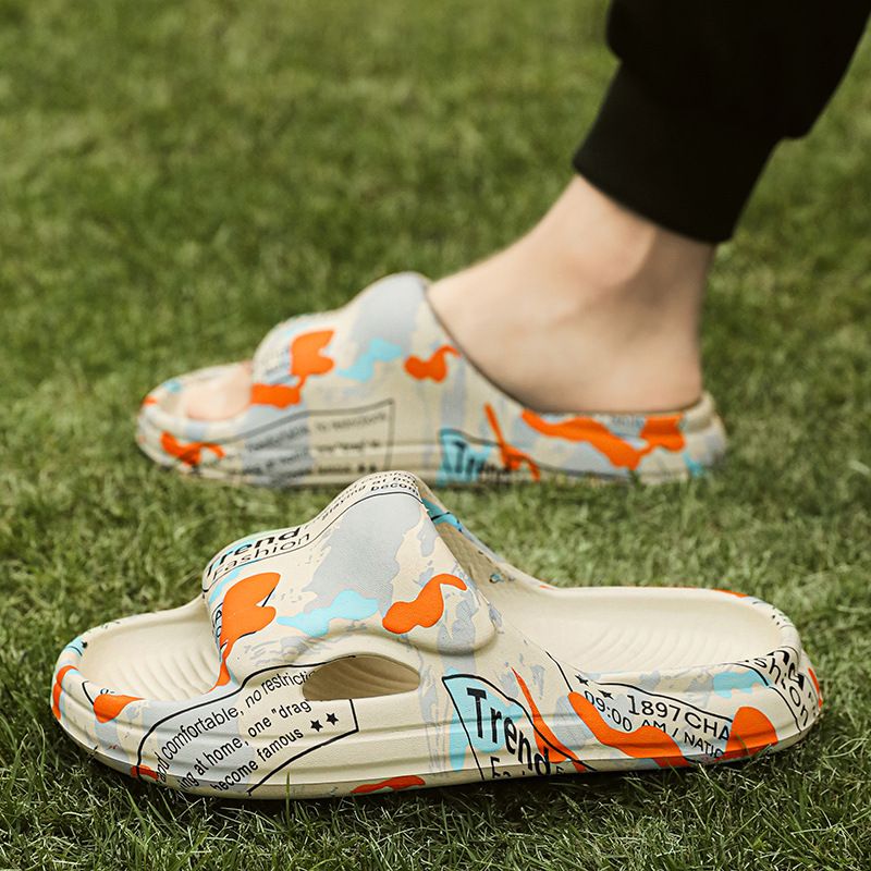 Men's Slippers Summer Wear, Anti Slip, Odor Proof, Have A Soft Bottom That Feels Like Stepping On Feces. They Are_vogvips.com