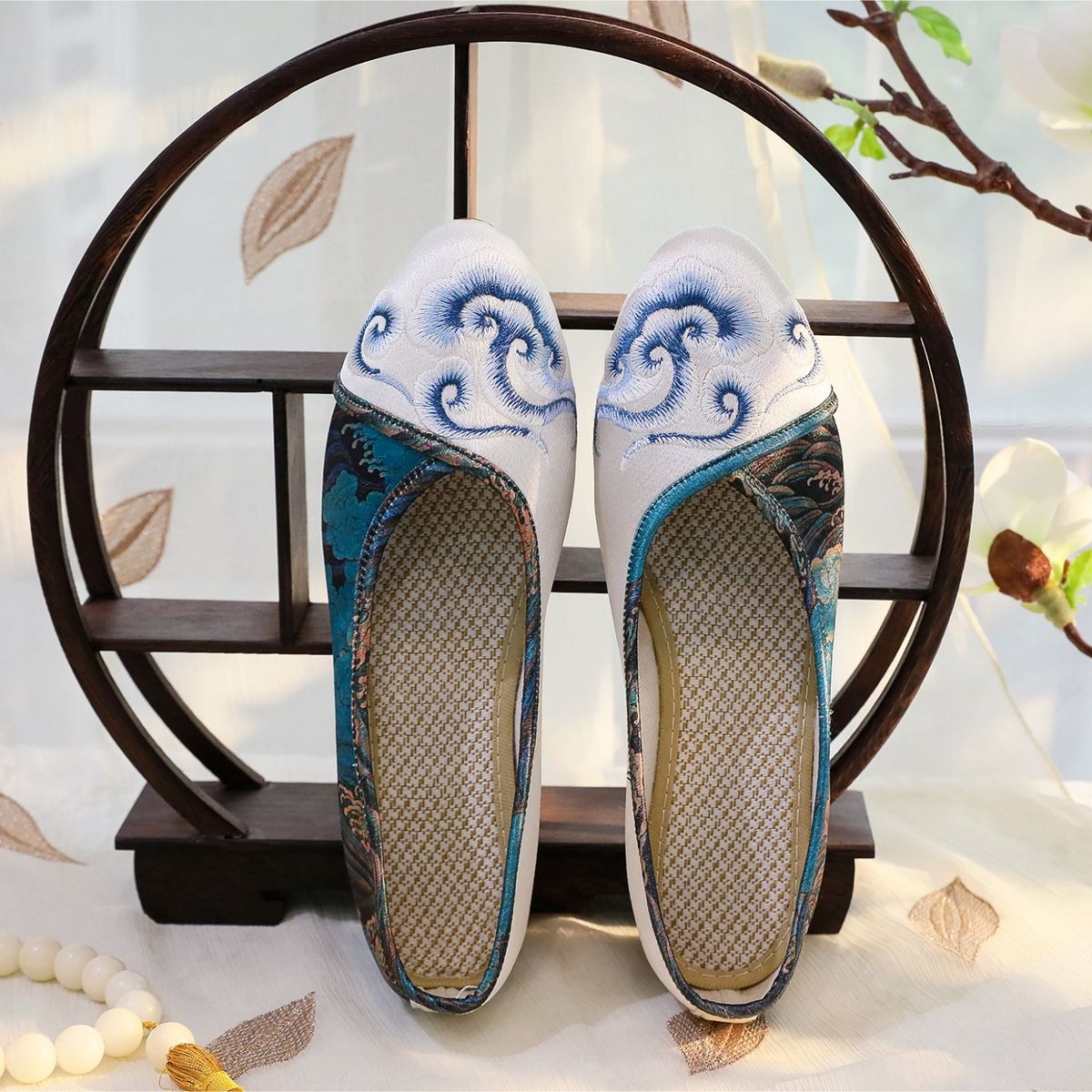 Women’s Shoes Spring New Style Pointed Cheongsam Dance Women's Shoes Retro Printed Old Cloth Shoes_vogvips.com