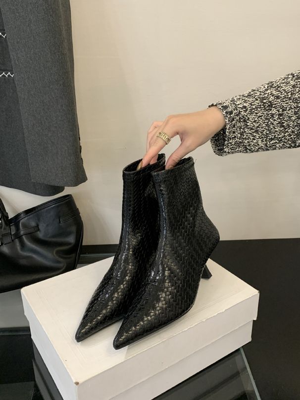 2025 New Autumn Winter Pointed Toe Thin Heel Suede Slim Shoes Versatile Short Boots For Women_vogvips.com