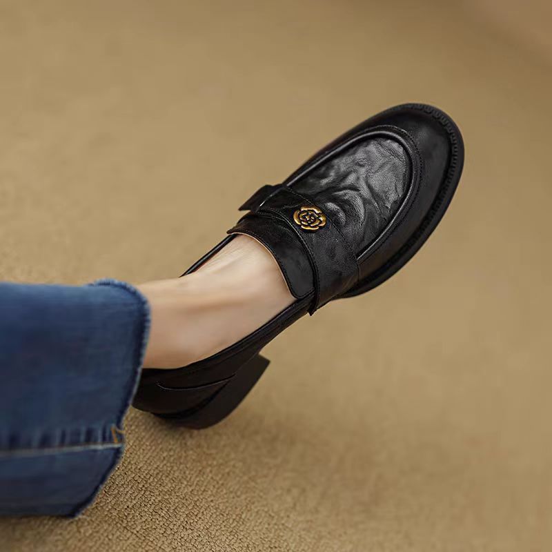 Super Soft Black Camellia Loafers 2025 Spring Autumn New British Style Slip-On Thick Sole Women's Shoes_vogvips.com