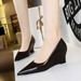 6639-1 Wind Shallow Mouth Pointed Foot Trimming For Skinny Banquet Single Women's Slope Heel Shoes_vogvips.com