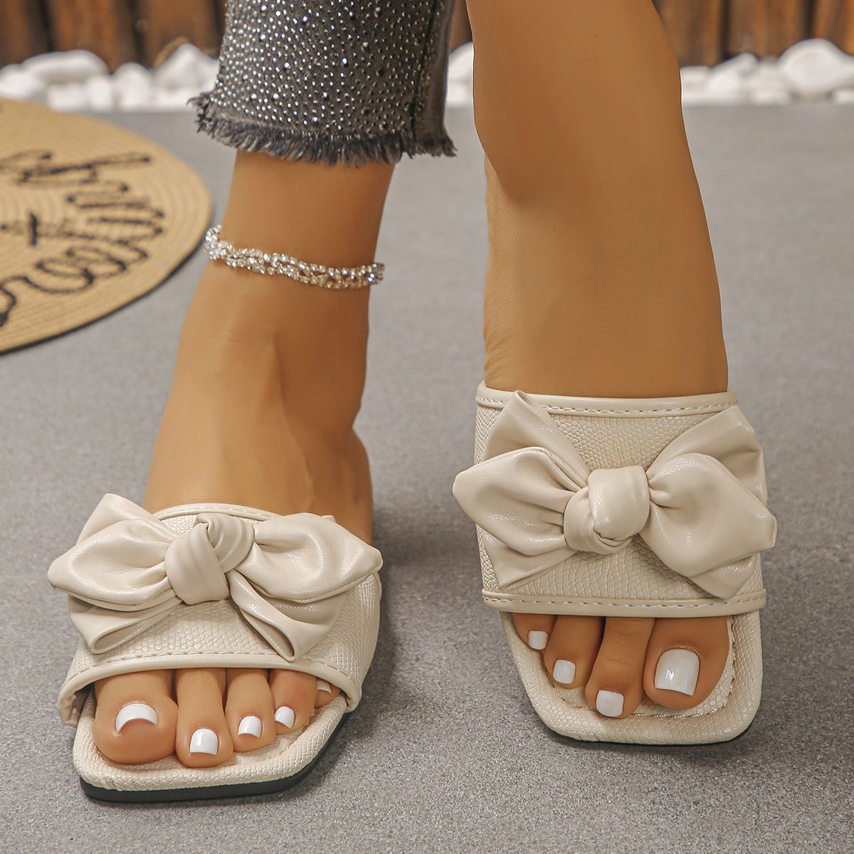 Plus Size Women's Bow Tie Flat Sandals Summer Wear Style Comfortable Square Toe Beach Shoes_vogvips.com