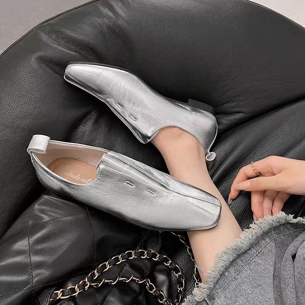 2024 Autumn Simple Square Toe Leather Soft Sole Slip-On Loafers Flat Shoes For Women_vogvips.com