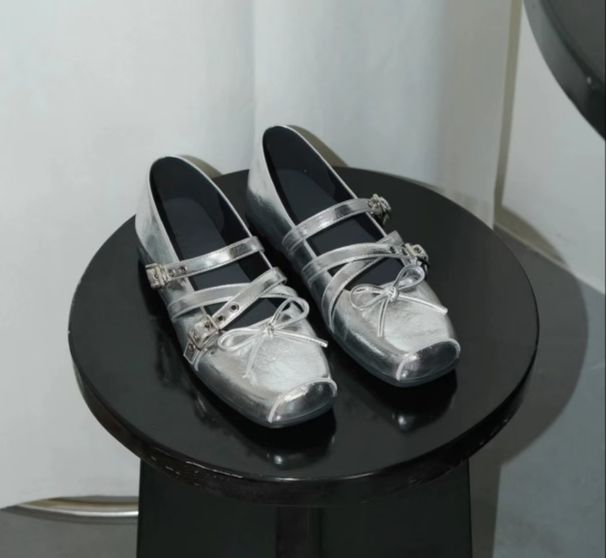 Sheepskin Version Retro Bow Knot Shallow Mouth Ballet Shoes Square Toe Small Single Shoes One Word Buckle Strap Thick Soled Shoes_vogvips.com