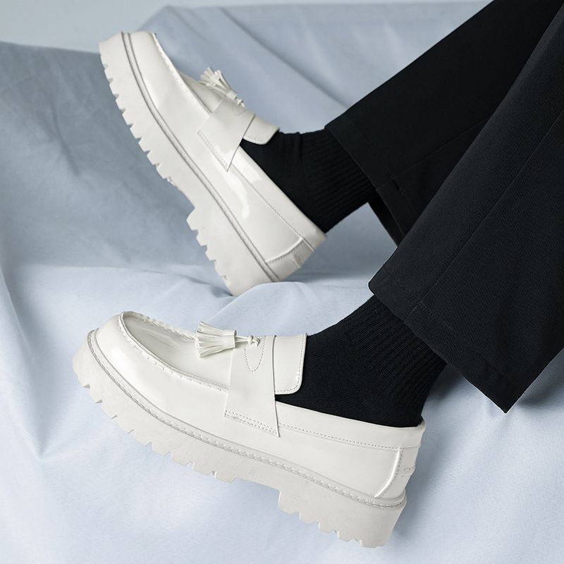 European Summer New Style Tassel White Loafers Slip-on Casual Men's Shiny Leather Shoes_vogvips.com